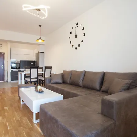 ǀ City Mall ǀ 1 Bedroom ǀ Wifi Apartment *